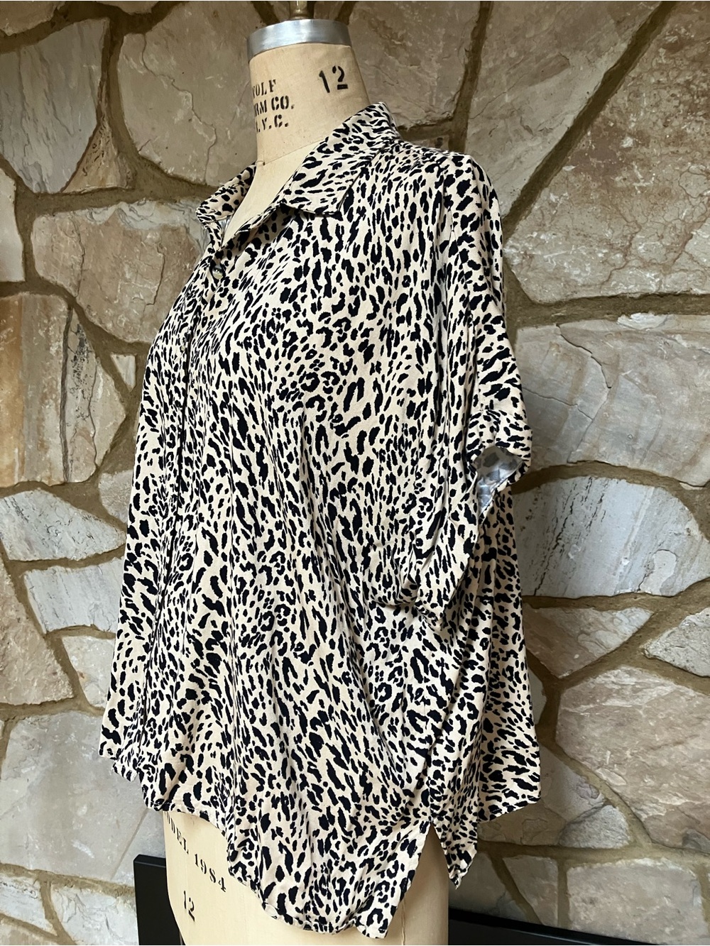 Forever 21 Leopard Print Boxy Button-Up Blouse in Beige & Black